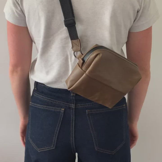 Multiple ways to wear, this video shows how it can be comfortably worn across your body