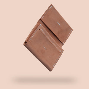 Busy Body - Magnetic Card Case - Natural
