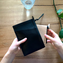 Load image into Gallery viewer, City Slicker - Zip Pouch Black
