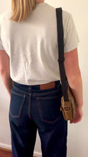 Load and play video in Gallery viewer, Multiple different ways to wear, this video shows how the bag can be worn on one shoulder.
