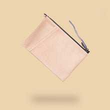 Load image into Gallery viewer, City Slicker - Zip pouch - Natural
